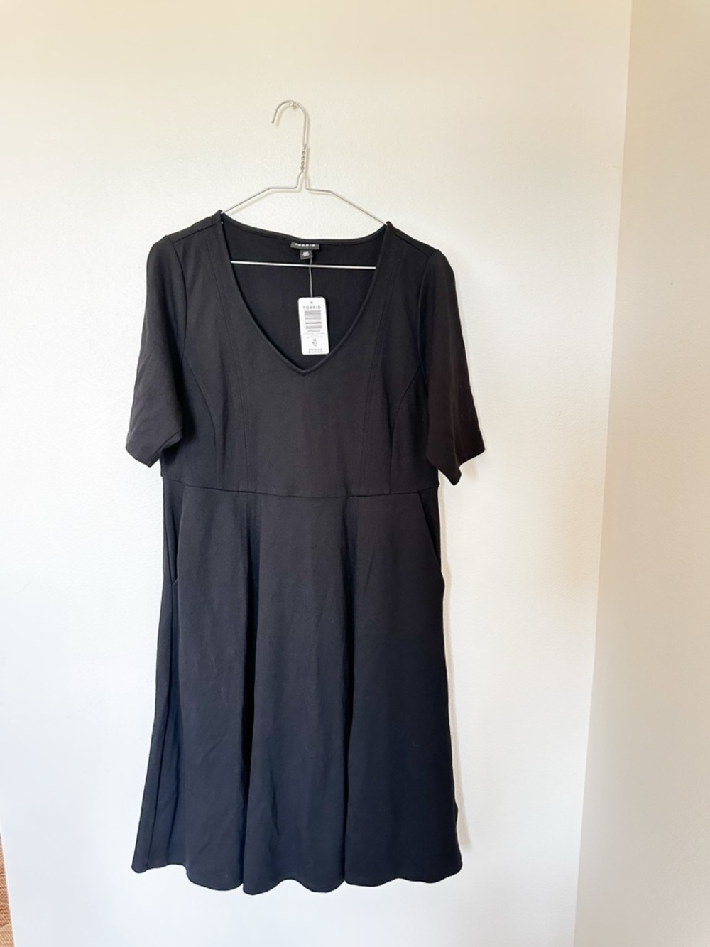 Torrid Black V-Neck Short Sleeve Dress -